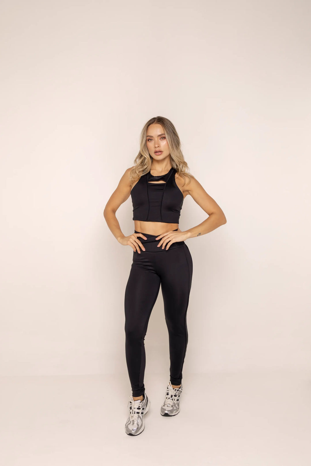 Top mantra dark signature